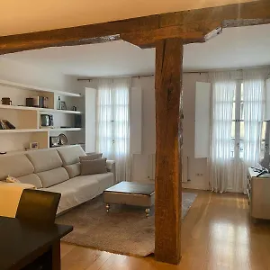 https://bonito-y-acogedor-junto-a-plaza-unamuno.sansebastianhotels.net